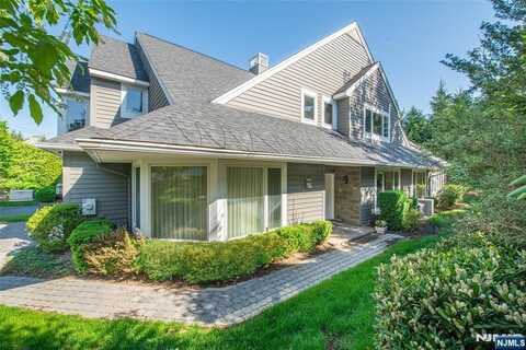 164 Brewster Road, Wyckoff, NJ 07481