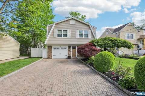 98 Druid Avenue, Dumont, NJ 07628