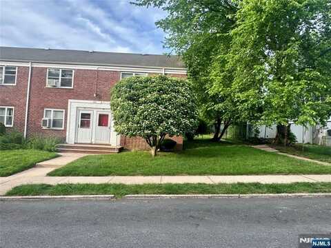 460 Clubway 47, Hackensack, NJ 07601