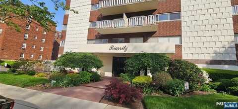 2180 Center Avenue 4D, Fort Lee, NJ 07024