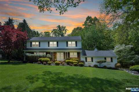 26 Cherry Lane, Upper Saddle River, NJ 07458