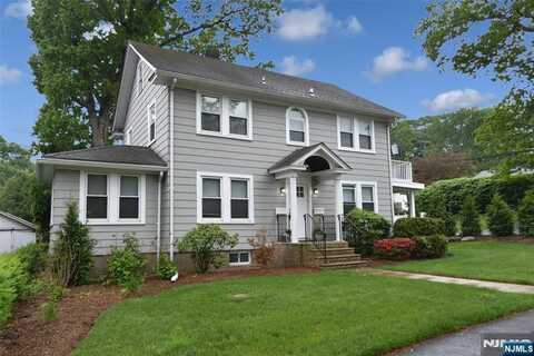 31 Wyckoff Avenue, Wyckoff, NJ 07481