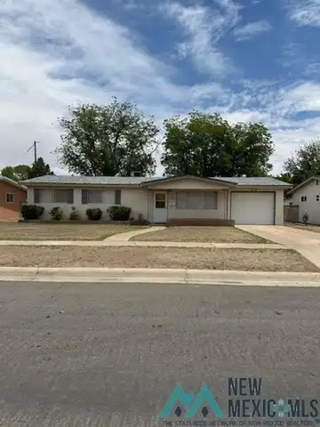 1010 Valverde Street, Carlsbad, NM 88220