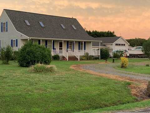 15 Surry Street, Ophelia, VA 22473