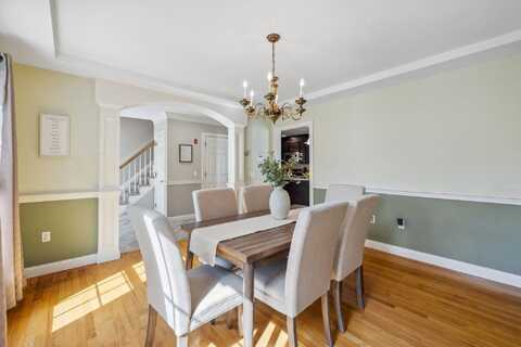 39 Windsor Boulevard, Londonderry, NH 03053