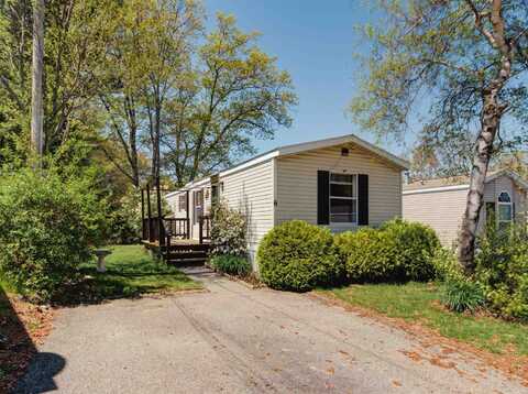 6 Village Lane, Hudson, NH 03051