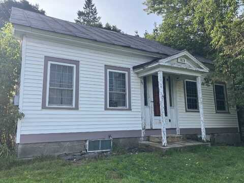 56 S Pleasant Street, Bradford, VT 05033