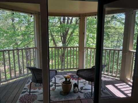9 Bartemus Trail, Nashua, NH 03063
