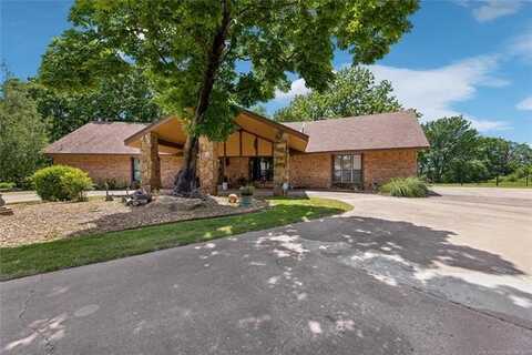 717 Meadowood Drive, Broken Arrow, OK 74011