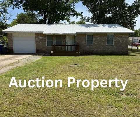 301 E Olney, Chouteau, OK 74337