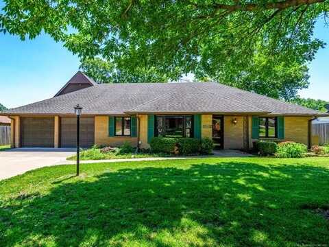 1044 Meadow Drive, Bartlesville, OK 74006