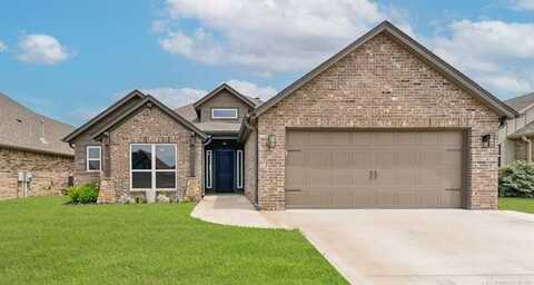 5113 S Walnut Creek Drive, Sand Springs, OK 74063