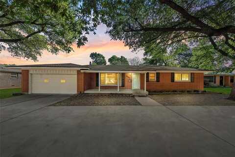 2131 Lenamon Street, Waco, TX 76710