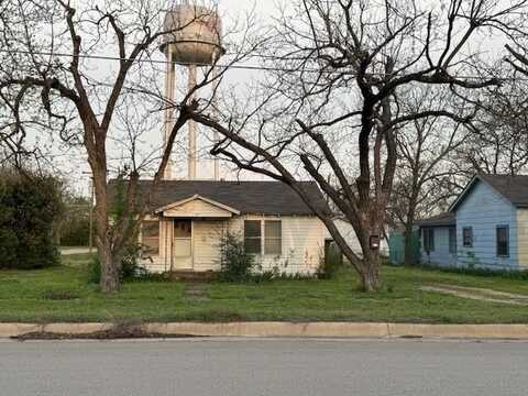 501 S Reagan Street, West, TX 76691