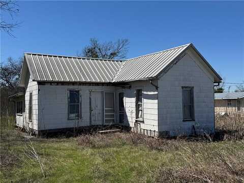 405 S 7th Street, Lott, TX 76656