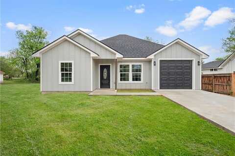 207 N Harrison Street, Mc Gregor, TX 76657