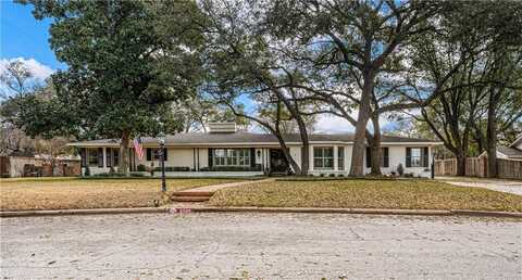 5200 Lockwood Drive, Waco, TX 76710