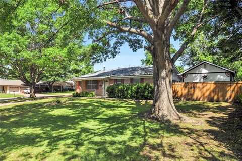 218 Vernon Castle Avenue, Benbrook, TX 76126