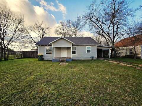 205 N Rusk Street, Groesbeck, TX 76642