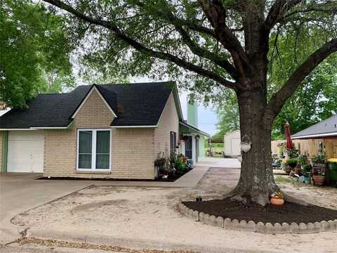 705 Cherry Drive, Groesbeck, TX 76642