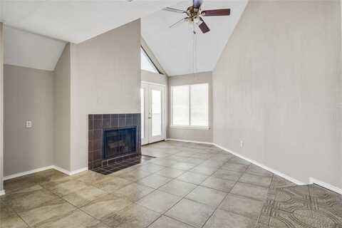 2300 Balsam Drive, Arlington, TX 76006