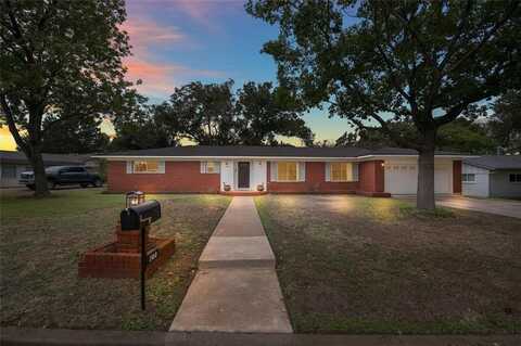 700 Falcon Drive, Woodway, TX 76712