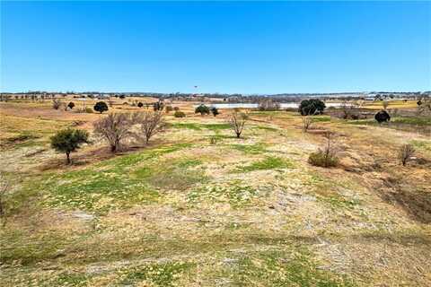 8070 N Lone Star Parkway, Moody, TX 76657