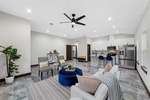 228 W Fm 27, Fairfield, TX 75840