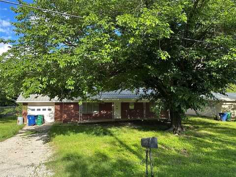401 S Weatherford Street, Chico, TX 76431