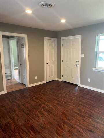 1323 Juanita Street, Mesquite, TX 75149