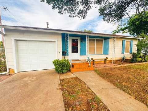 507 Hamilton Avenue, Ballinger, TX 76821