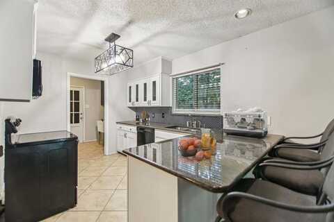 611 Buffalo Drive, Arlington, TX 76013