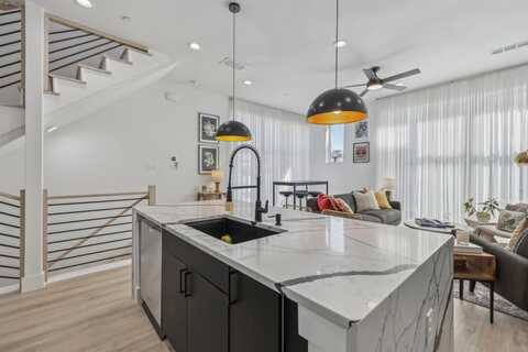 2102 N Prairie Avenue, Dallas, TX 75204