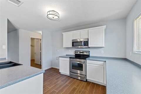 4921 Thorn Hollow Drive, Fort Worth, TX 76244