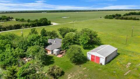 5040 County Road 4640, Trenton, TX 75490