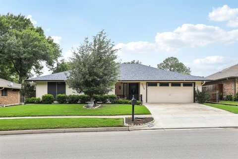 5008 Caliente Drive, Arlington, TX 76017