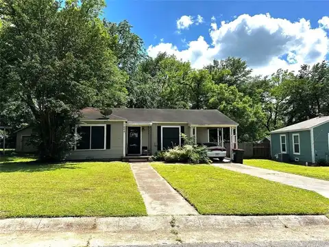 1840 E Washington Street, Paris, TX 75460