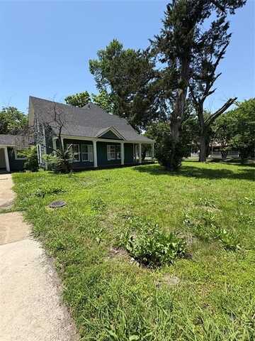 401 S Bois D Arc Street, Forney, TX 75126