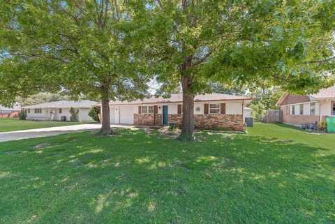 1114 Elmwood Street, Gainesville, TX 76240