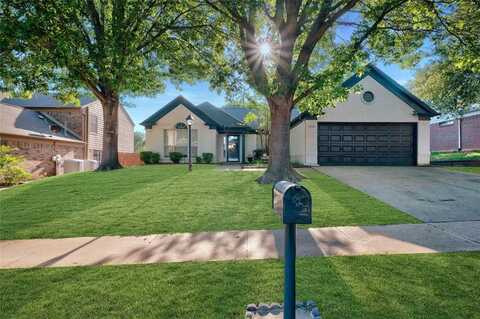 5400 Signal Peak Drive, Arlington, TX 76017
