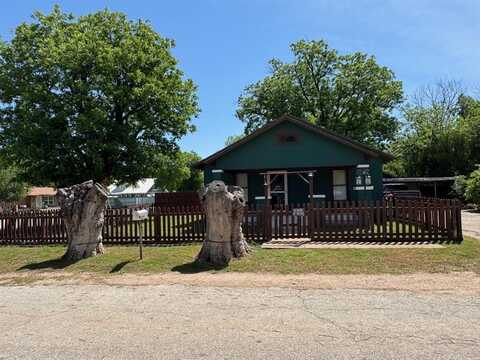 301 S Donald Street, Seymour, TX 76380