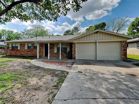 825 Livingston Drive, Hurst, TX 76053