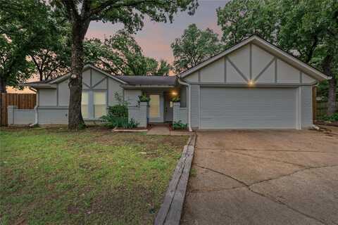 2400 York Minster Court, Arlington, TX 76006