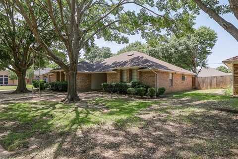 901 Willow Creek Drive, Mansfield, TX 76063