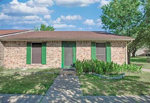 10 E Townhouse Lane, Grand Prairie, TX 75052