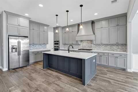 2526 Vineyard Drive, Granbury, TX 76048