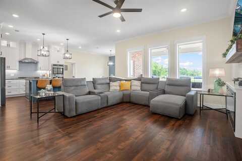 174 Rs County Road 3160, Emory, TX 75440