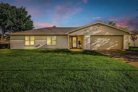 400 Tahiti Drive, Granbury, TX 76048
