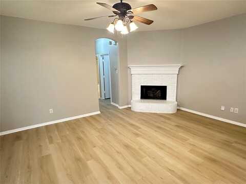 821 Hickory Street, Burleson, TX 76028