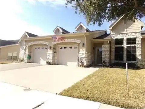 827 Kitty Hawk Lane, Grand Prairie, TX 75051